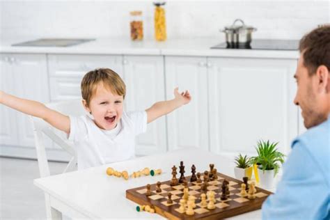 Defending against a double attack : Chess basics.